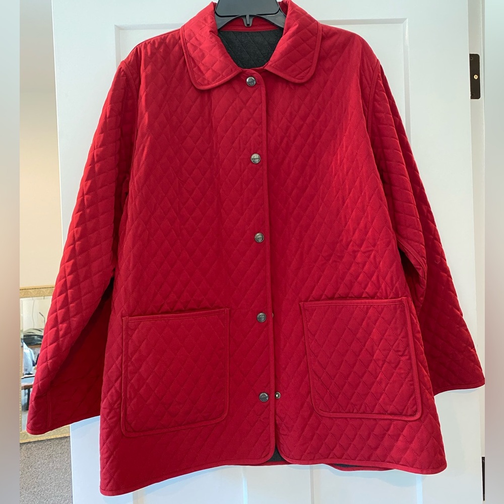 Pacific Trail red and charcoal reversible quilted jacket EUC